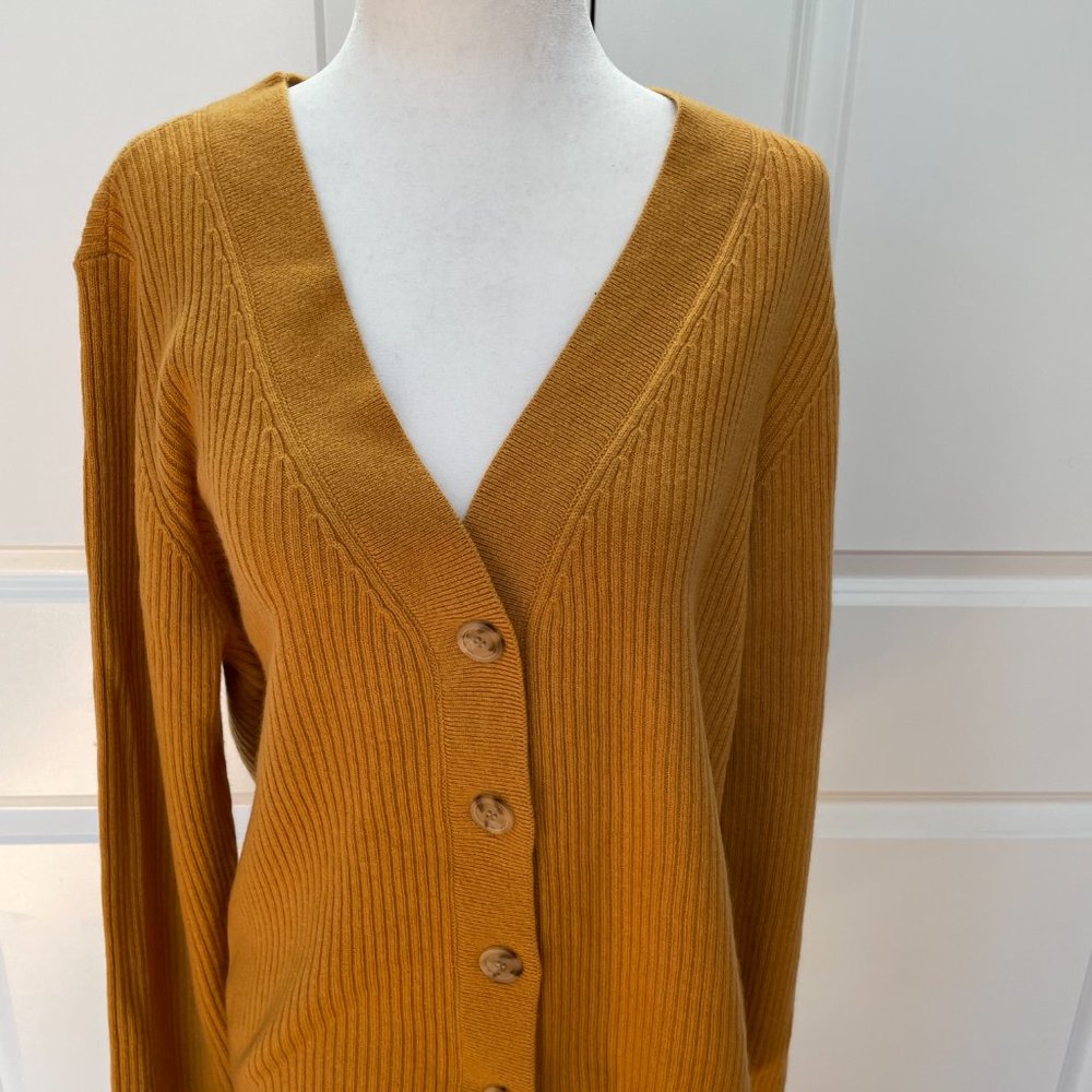 Kai V-Neck Cashmere Sweater FAHERTY BRAND - Picture 4 of 10